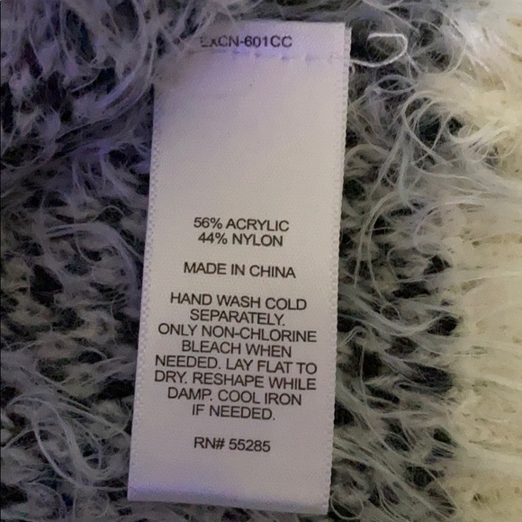 Express fuzzy soft sweater xs - Picture 4 of 4